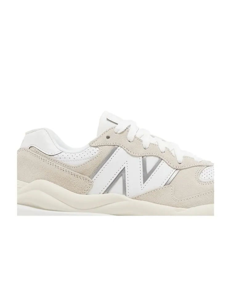 Кроссовки New Balance 57/40 — изображение 2 из 4, белый