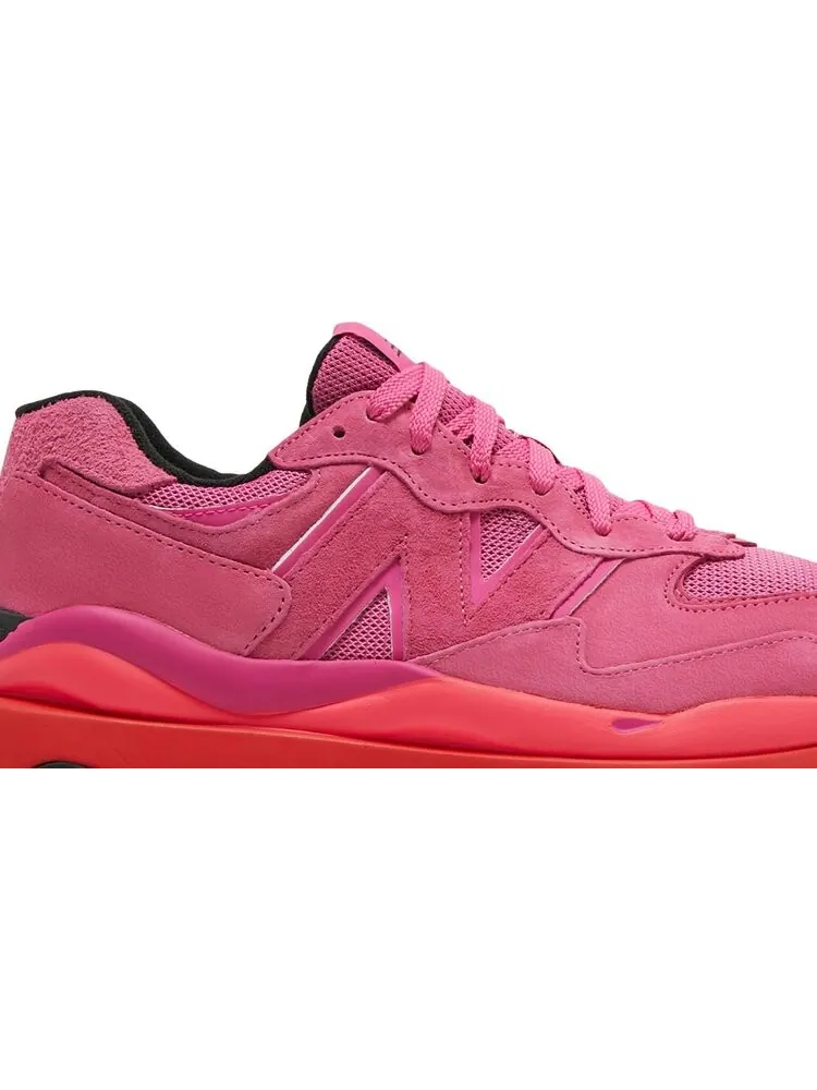 Кроссовки New Balance 57/40 'Pink Glow' — изображение 2 из 8, розовый
