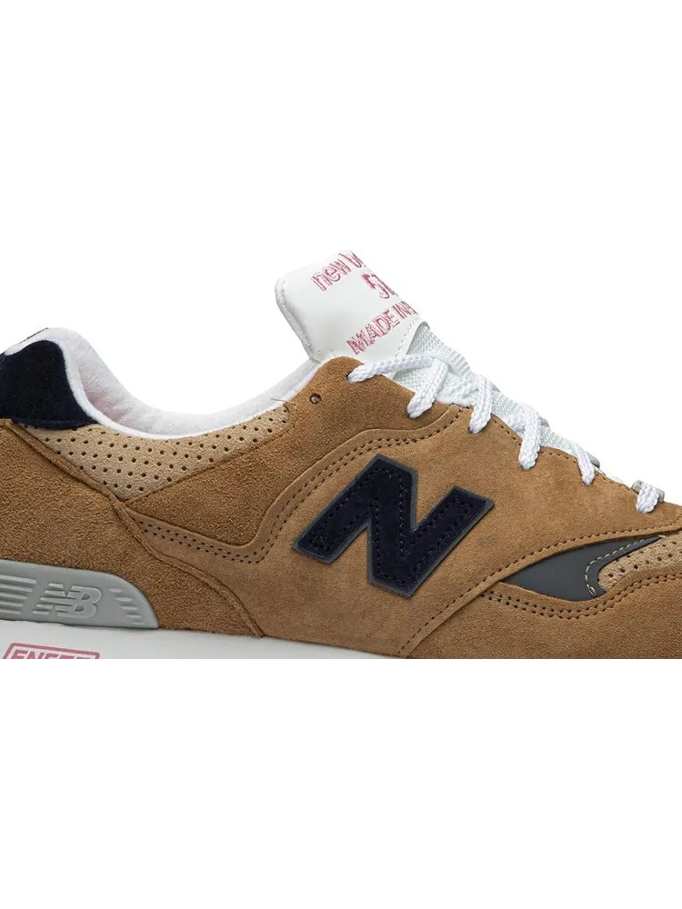 Кроссовки New Balance Sneakersnstuff x 577 'Grown Up' — изображение 2 из 8, загар