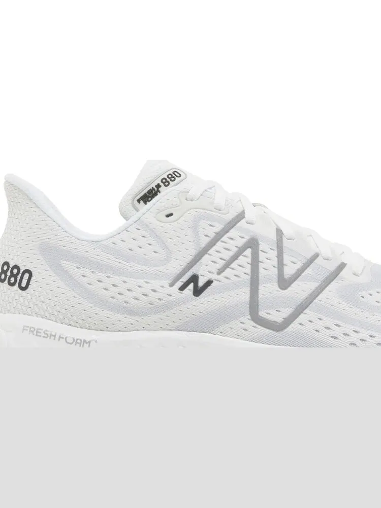 Кроссовки Fresh Foam X 880v13 'White Silver Metallic' — изображение 2 из 4, белый