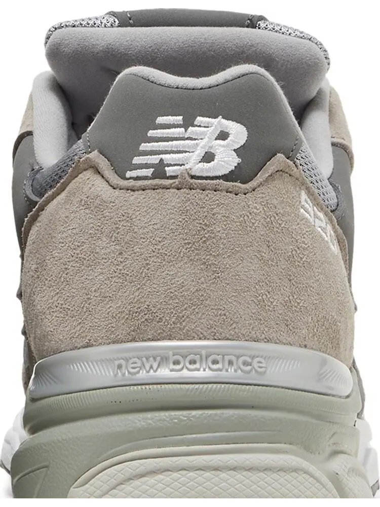 Кроссовки New Balance 920 Made in England 'Grey' — изображение 7 из 8, серый