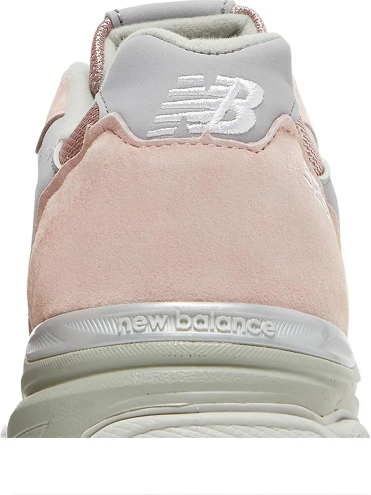 Кроссовки New Balance 920 Made in England 'Pink Grey' — изображение 7 из 8, розовый