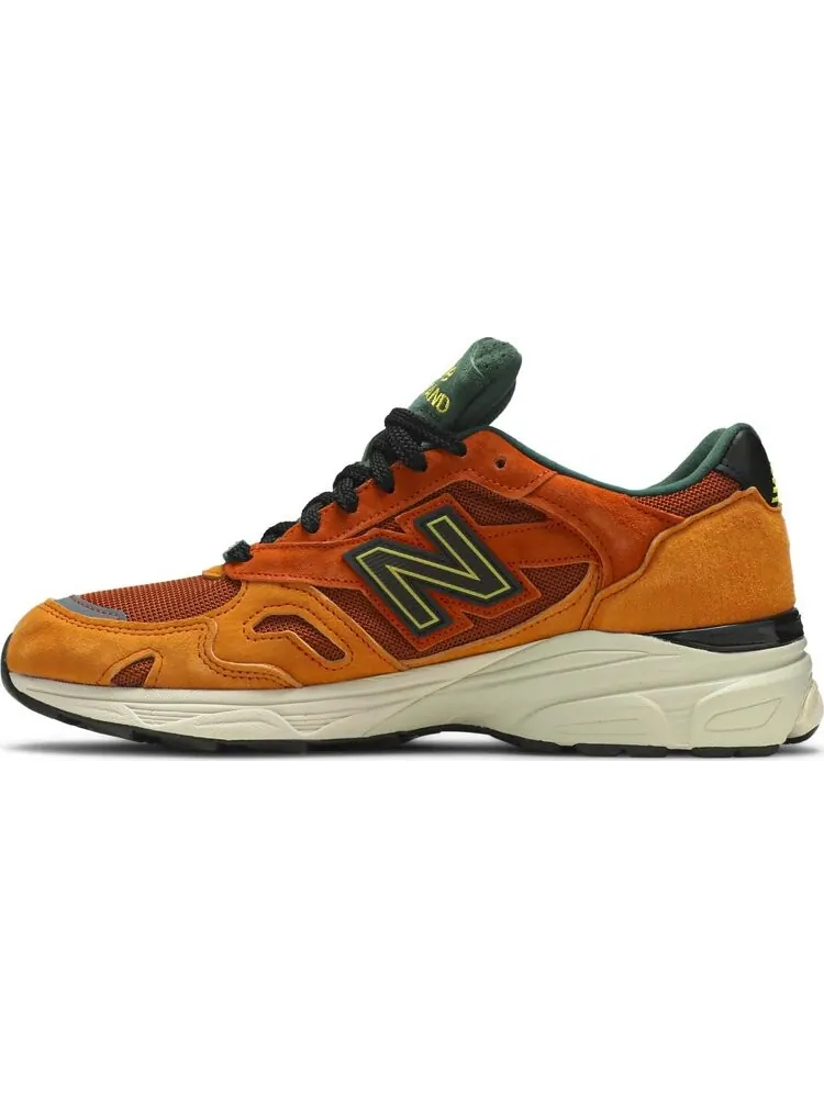 Кроссовки New Balance Sneakersnstuff x 920 Made in England 'SNS Sports World' — изображение 3 из 8, оранжевый