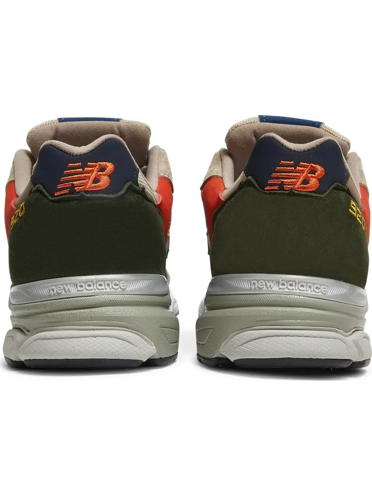 Кроссовки New Balance 920 Made in England 'Sand Dark Green' — изображение 6 из 8, загар