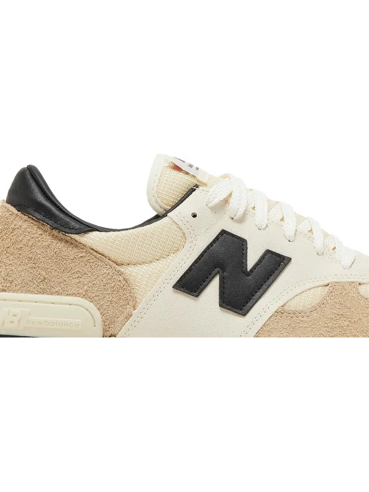 Кроссовки New Balance Teddy Santis x 990v1 Made in USA 'Incense' — изображение 2 из 8, загар