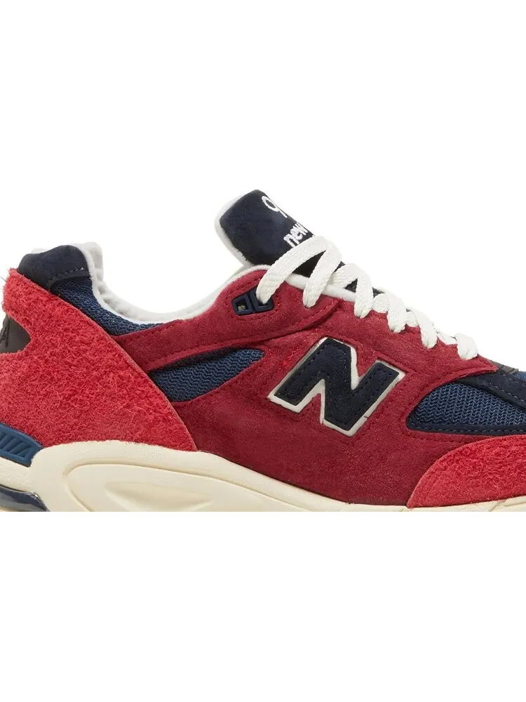 Кроссовки New Balance Teddy Santis x 990v2 Made in USA 'Chrysanthemum' — изображение 2 из 8, красный