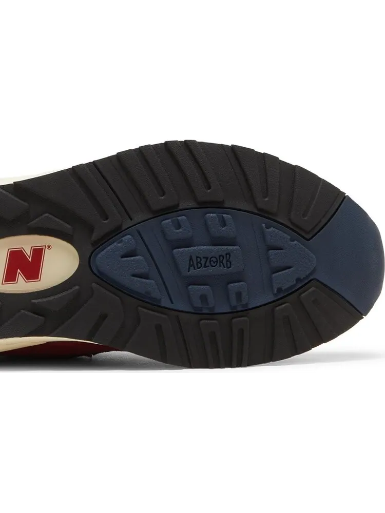 Кроссовки New Balance Teddy Santis x 990v2 Made in USA 'Chrysanthemum' — изображение 5 из 8, красный