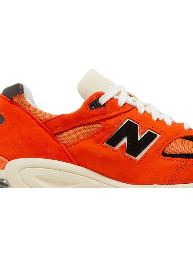 Кроссовки New Balance Teddy Santis x 990v2 Made in USA 'Marigold' — изображение 2 из 8, оранжевый