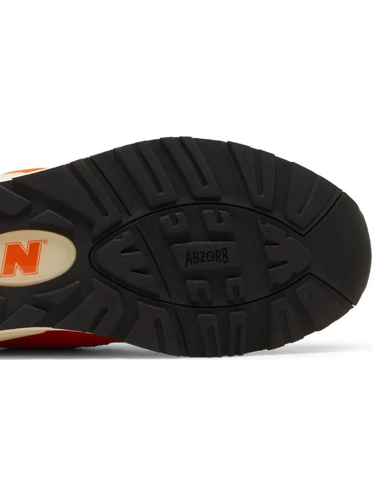 Кроссовки New Balance Teddy Santis x 990v2 Made in USA 'Marigold' — изображение 5 из 8, оранжевый
