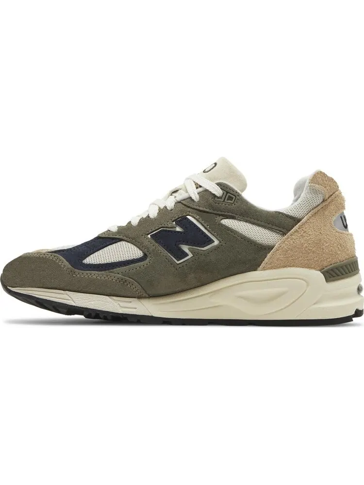 Кроссовки New Balance Teddy Santis x 990v2 Made in USA 'Grey' — изображение 3 из 8, серый