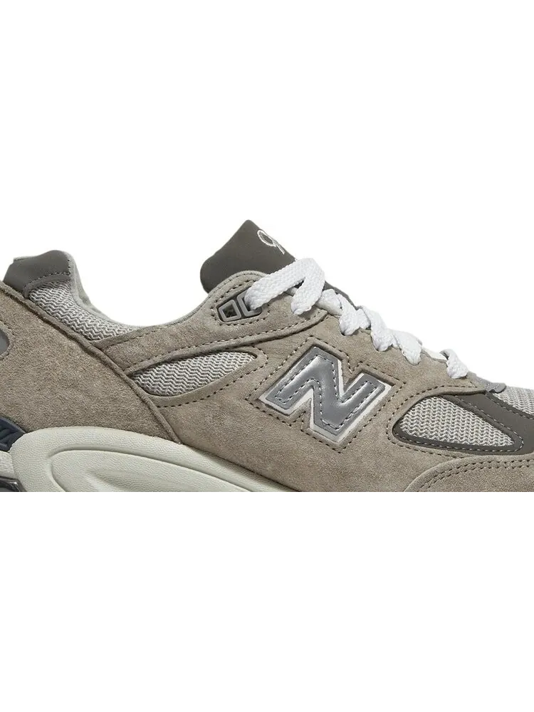 Кроссовки New Balance 990 — изображение 2 из 9, серый/зеленый