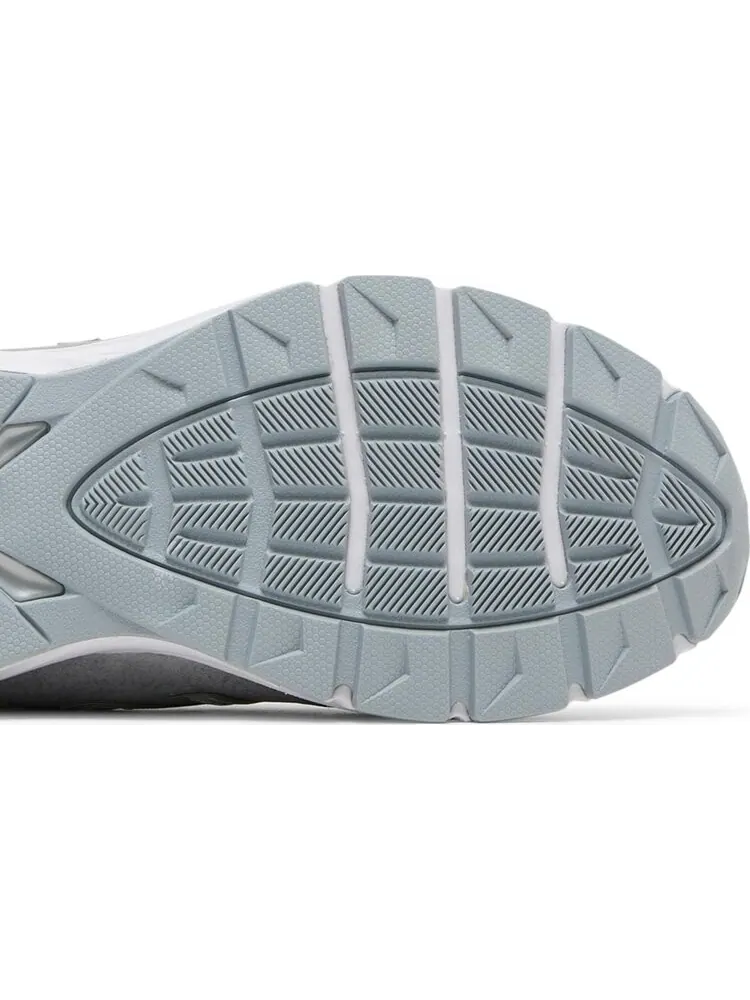 Кроссовки New Balance 990v5 Made In USA Vegan 'Grey' — изображение 5 из 9, серый