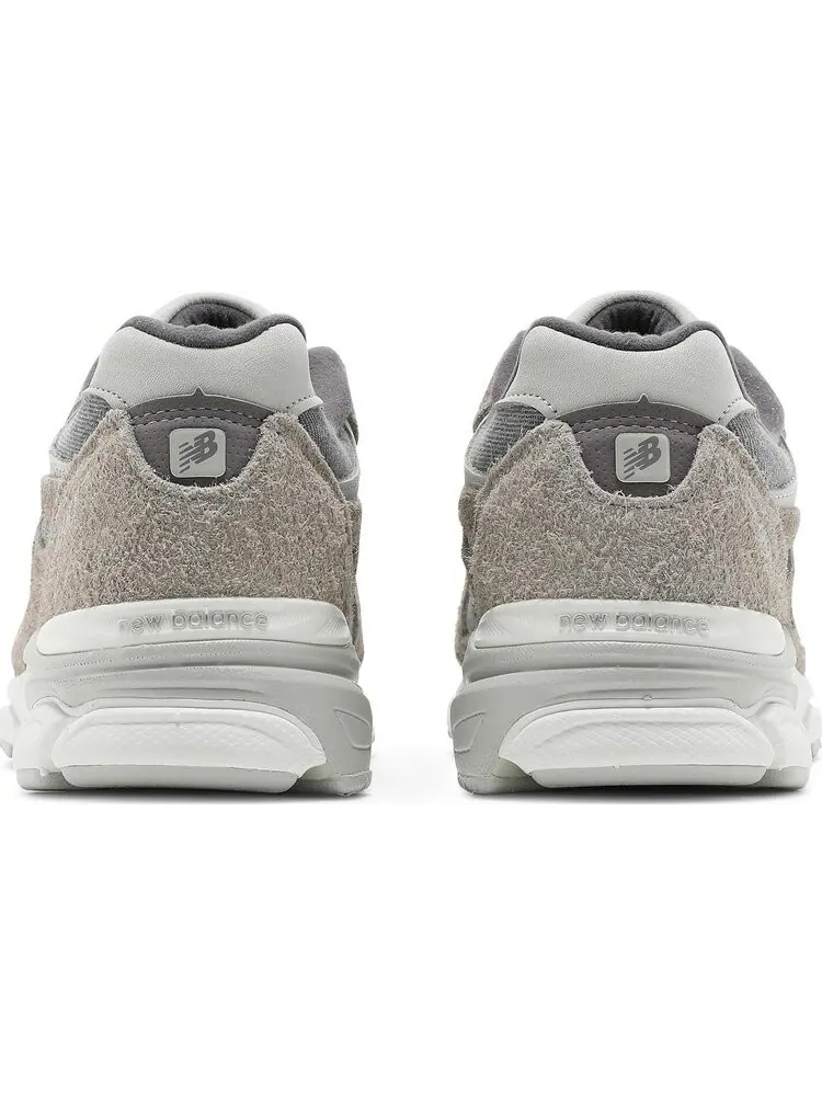 Кроссовки New Balance Levi's x 990v3 Made In USA 'Elephant Skin' — изображение 6 из 8, загар
