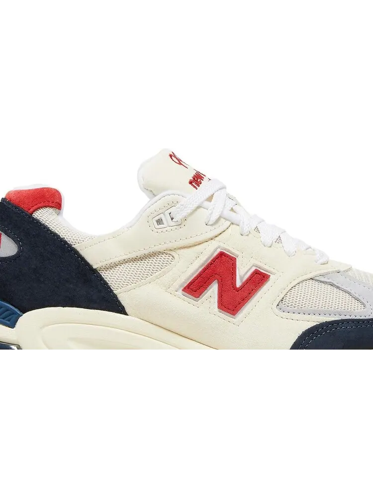 Кроссовки New Balance Teddy Santis x 990v2 Made in USA 'Navy Sea Salt' — изображение 2 из 8, белый