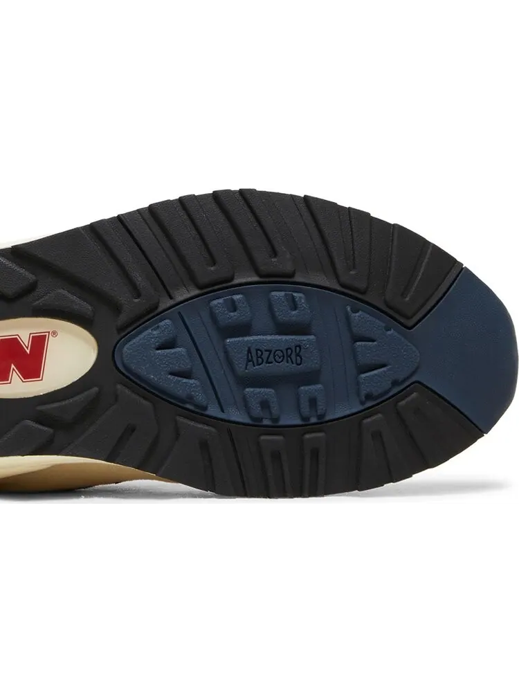 Кроссовки New Balance Teddy Santis x 990v2 Made in USA 'Navy Sea Salt' — изображение 5 из 8, белый