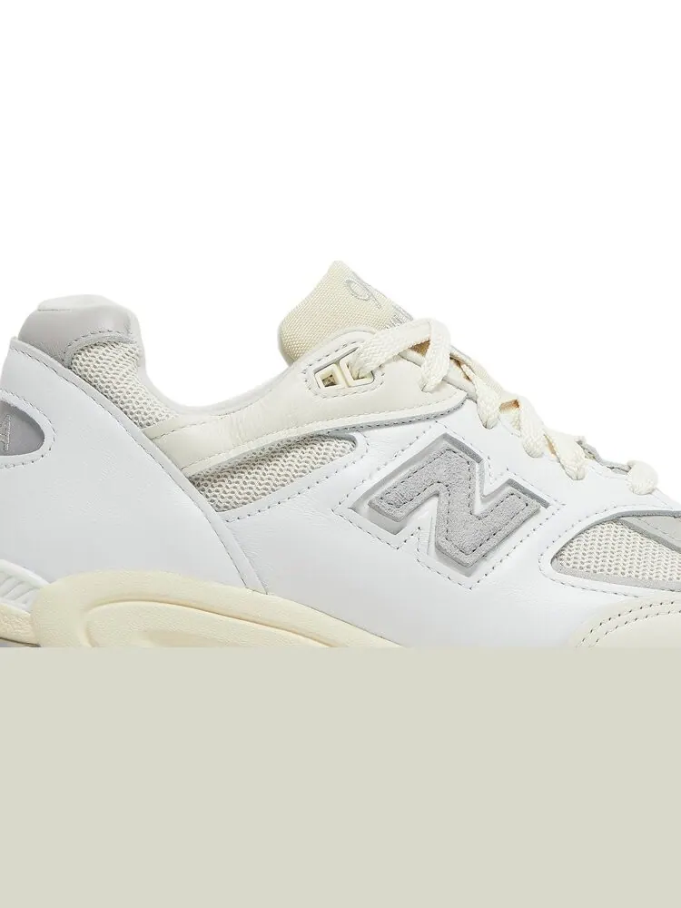 Кроссовки New Balance Teddy Santis x 990v2 Made in USA 'Sea Salt' — изображение 2 из 8, белый