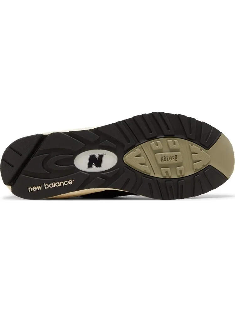 Кроссовки New Balance Teddy Santis x 990v2 Made in USA 'Black' — изображение 4 из 8, черный