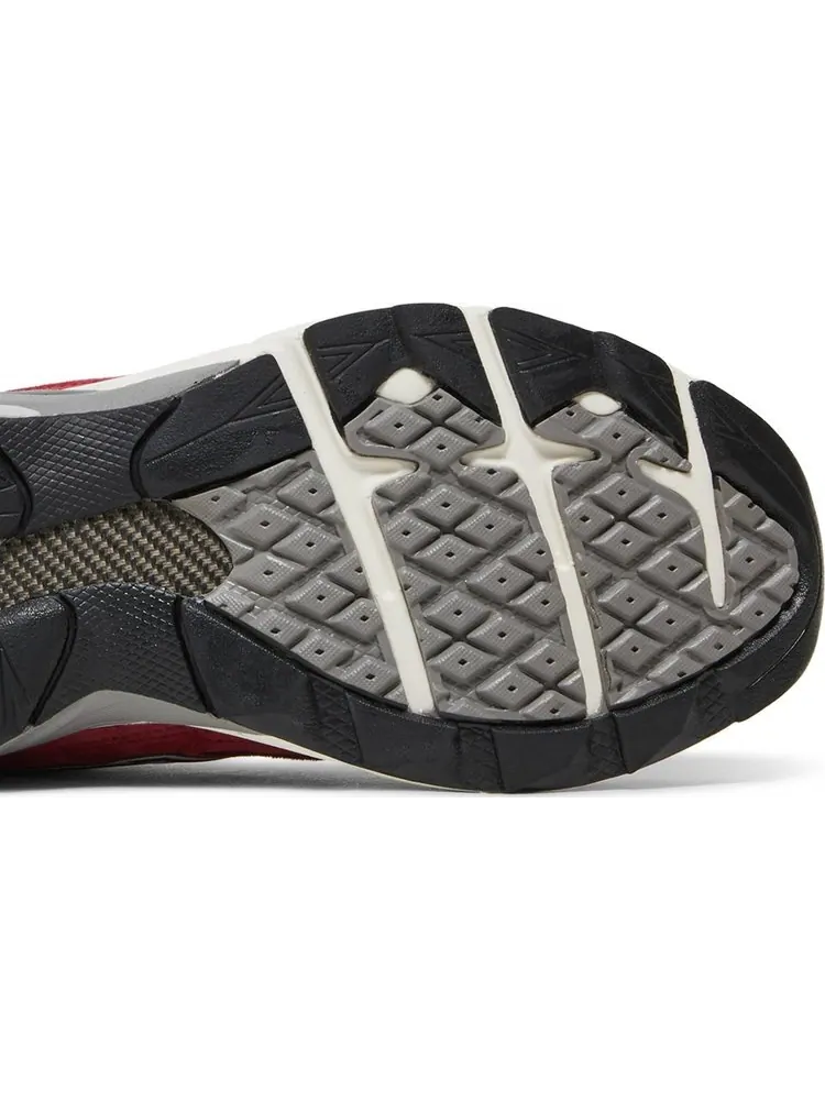 Кроссовки New Balance Teddy Santis x 990v3 Made in USA 'Scarlet Marblehead' — изображение 5 из 10, красный