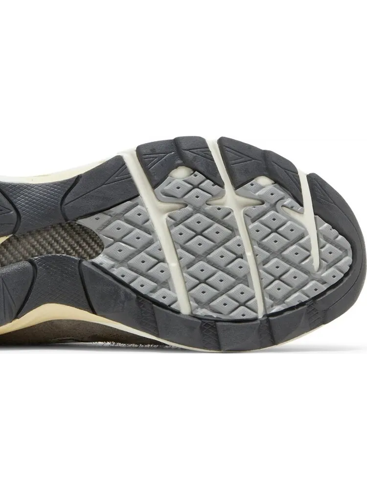Кроссовки New Balance Teddy Santis x 990v3 Made In USA 'Marblehead' — изображение 5 из 8, серый