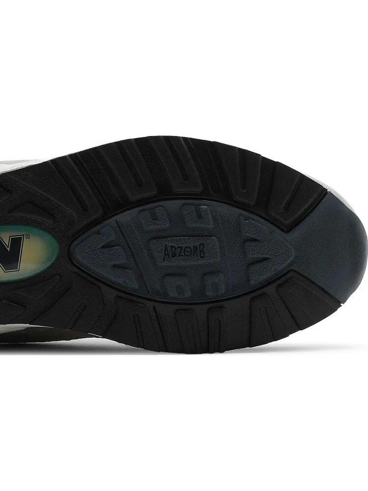Кроссовки New Balance 990v2 Made in USA — изображение 5 из 8, серый/красный