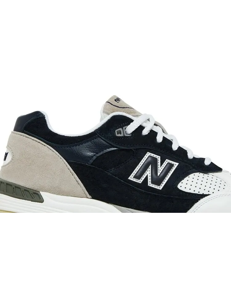 Кроссовки New Balance Sneakersnstuff x 991 Made in England 'Perforated Pack - Navy White' — изображение 2 из 8, синий
