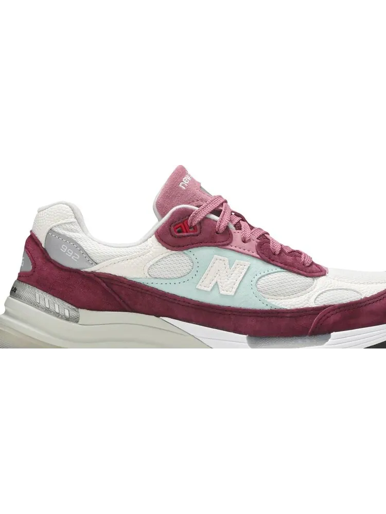 Кроссовки New Balance Kith x 992 Made in USA 'Kithmas Collection - Burgundy Reef' — изображение 2 из 8, красный
