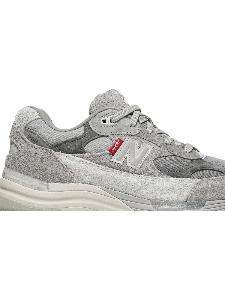 Кроссовки New Balance Levi’s x 992 Made in USA 'Grey Denim' — изображение 2 из 10, серый