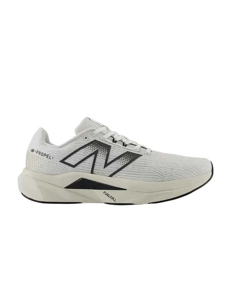 Кроссовки New Balance FuelCell Propel v5 White Black Cement — изображение 1 из 1, белый черный