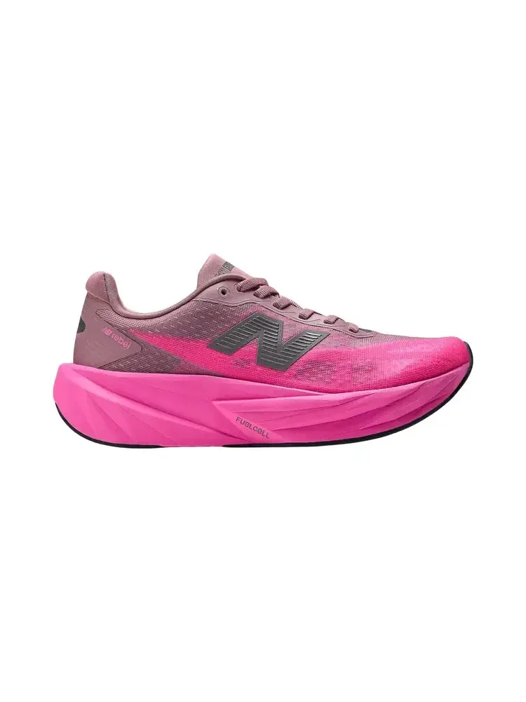 Кроссовки New Balance FuelCell Rebel V5 — изображение 1 из 1, розовый