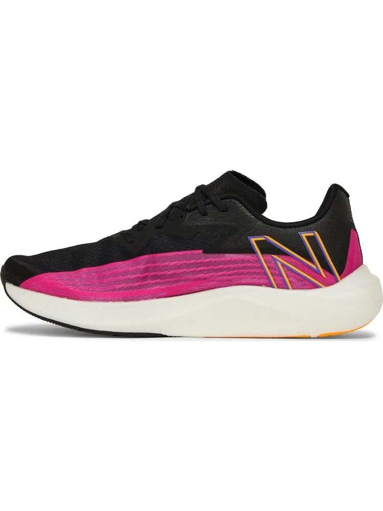 Кроссовки New Balance FuelCell Rebel v2 'Pink Glow Black' — изображение 3 из 8, розовый
