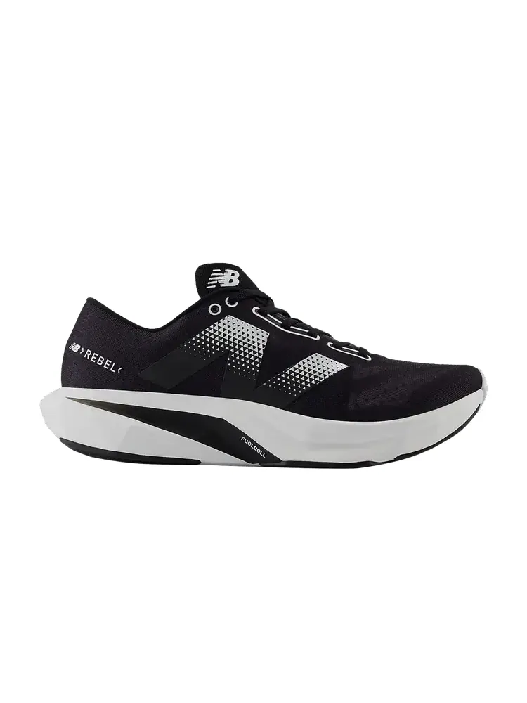 Кроссовки New Balance FuelCell Rebel v4 2E Wide 'Black White' — изображение 1 из 1, черный/белый