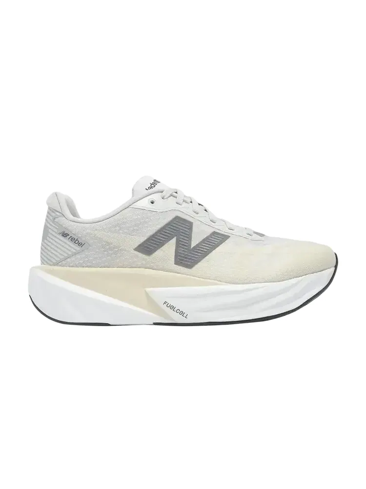 Кроссовки New Balance Fuelcell Rebel V5 2E Wide — изображение 1 из 1, серый белый