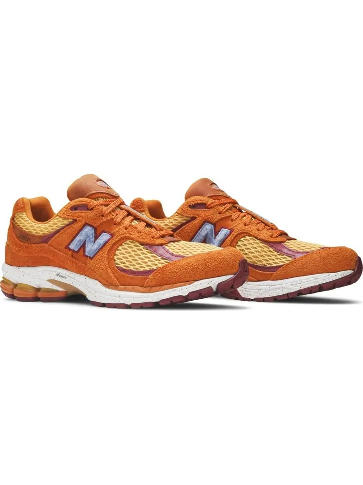 Кроссовки New Balance Salehe Bembury x 2002R 'Peace Be The Journey' — изображение 8 из 8, оранжевый
