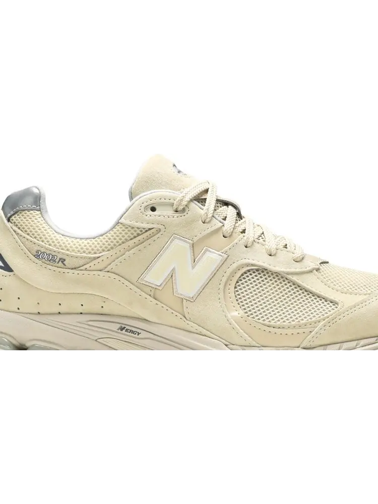 Кроссовки New Balance 2002 'Bone' — изображение 2 из 8, коричневый