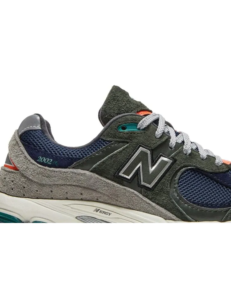 Кроссовки New Balance 2002 'Defense Green Natural Indigo' — изображение 2 из 8, зеленый