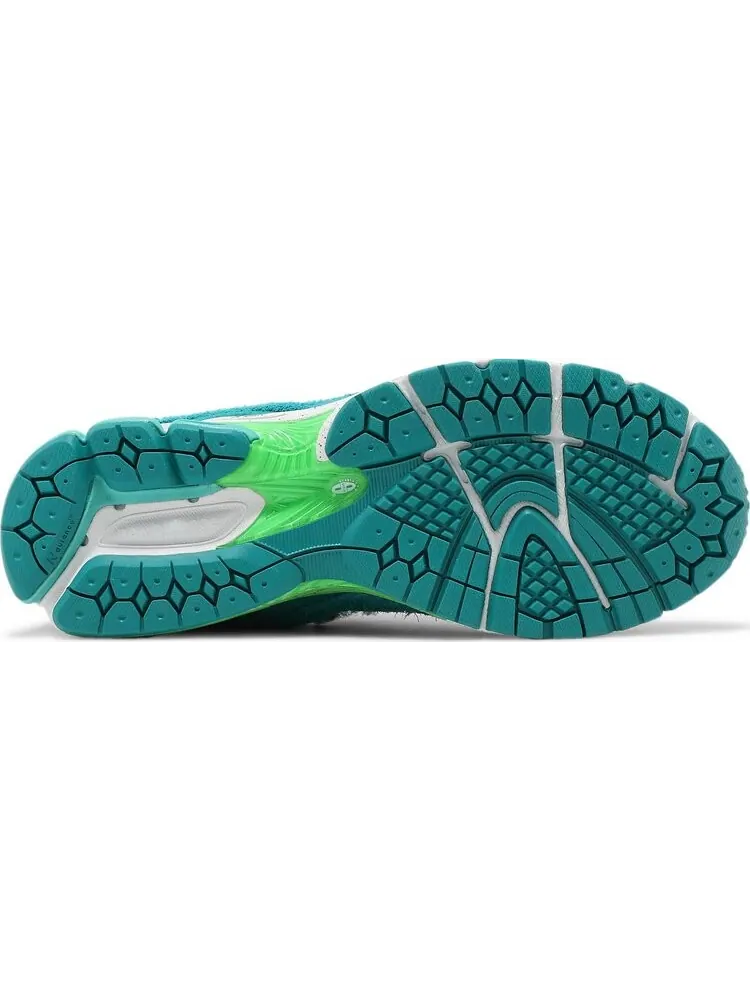 Кроссовки New Balance 2002R 'Water Be The Guide' от Salehe Bembury — изображение 4 из 8, бирюзовый