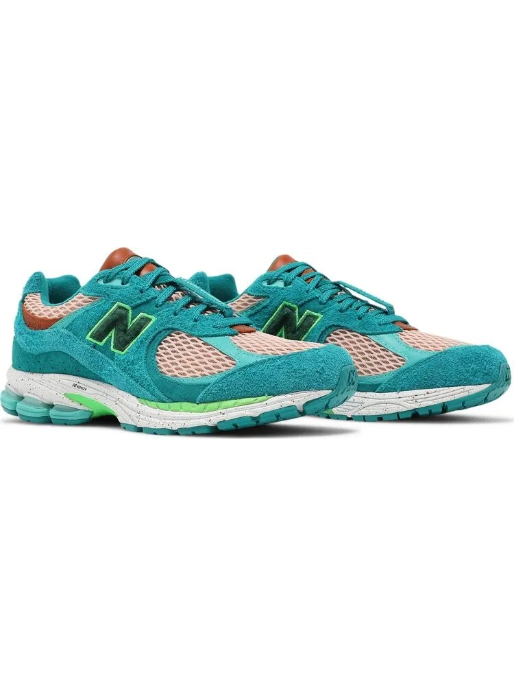 Кроссовки New Balance 2002R 'Water Be The Guide' от Salehe Bembury — изображение 8 из 8, бирюзовый