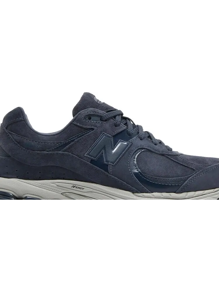 Кроссовки New Balance 2002R 'Navy' — изображение 2 из 8, синий