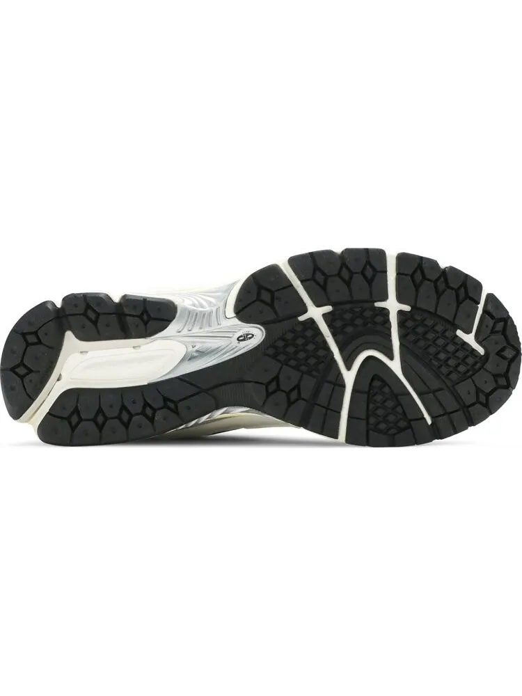 Кроссовки New Balance thisisneverthat x 2002R 'White' — изображение 4 из 8, белый