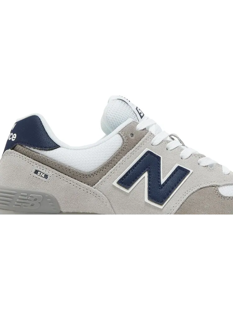 Кроссовки New Balance 574 — изображение 2 из 8, серый