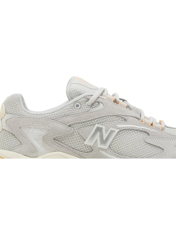 Кроссовки New Balance 725 'Arctic Fox' — изображение 2 из 8, серый