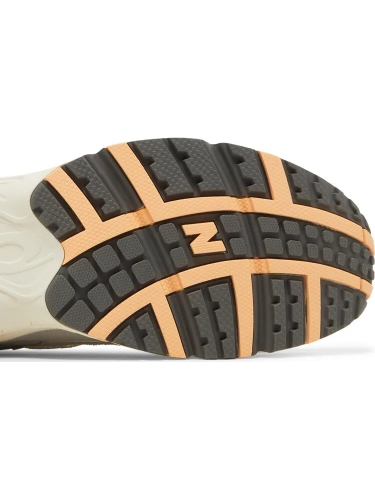 Кроссовки New Balance 725 'Arctic Fox' — изображение 5 из 8, серый