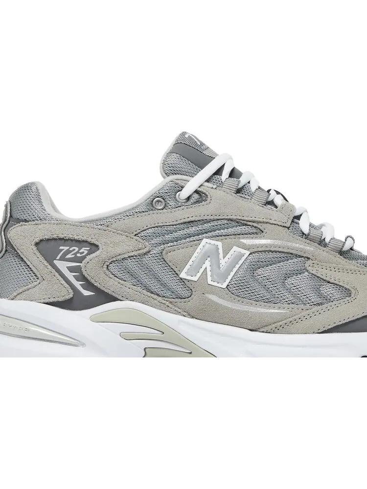 Кроссовки New Balance 725 'Grey' — изображение 2 из 8, серый