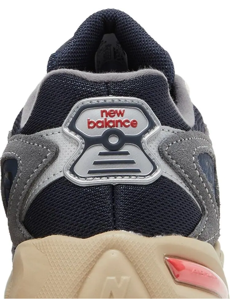 Кроссовки New Balance 725 'Navy Grey' — изображение 7 из 8, синий