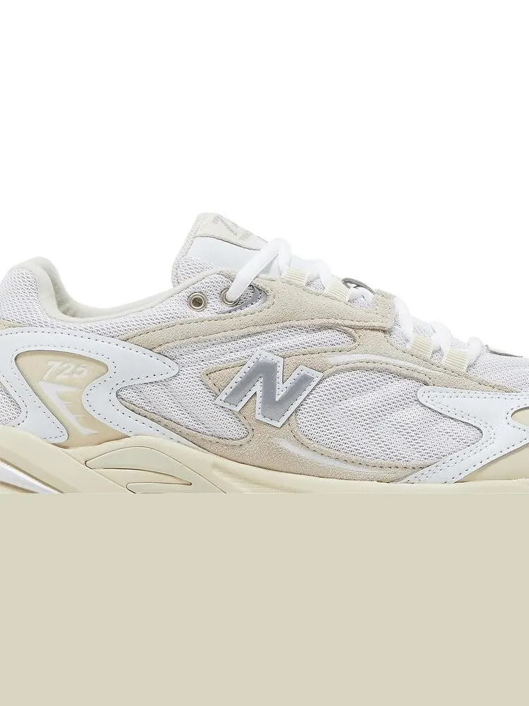 Кроссовки New Balance 725 'Bone Metallic Silver' — изображение 2 из 8, белый