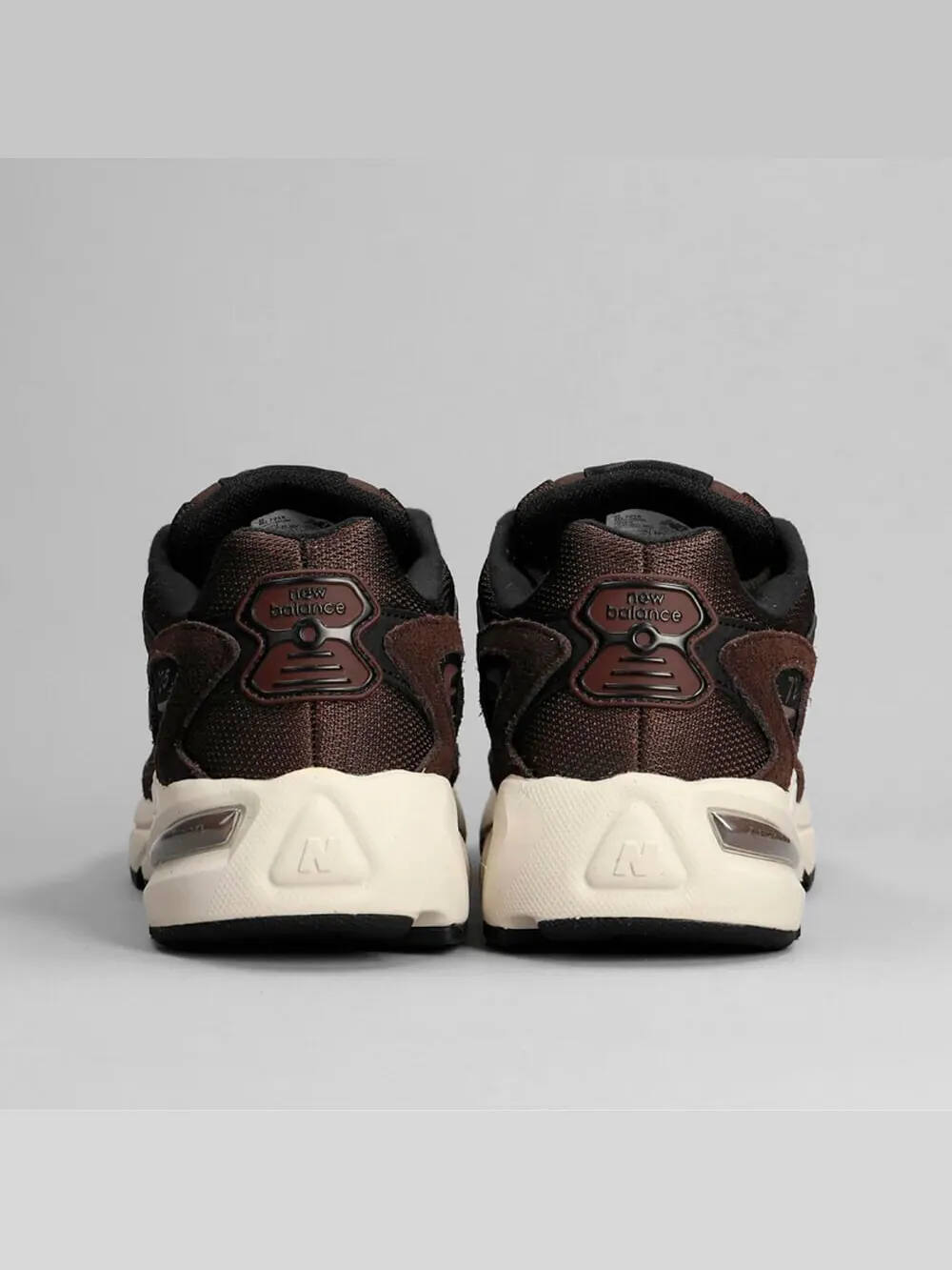 Кроссовки New Balance 725 — изображение 3 из 5, кофейный