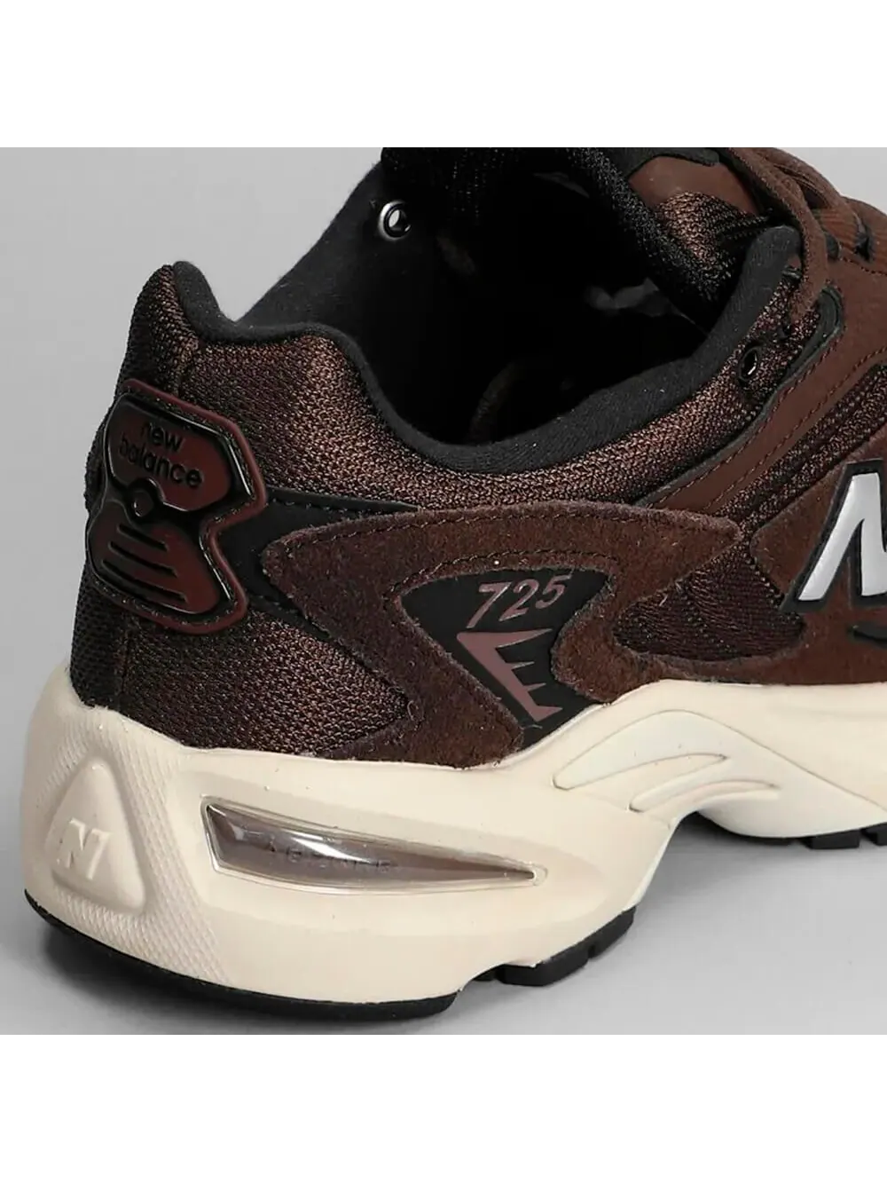 Кроссовки New Balance 725 — изображение 5 из 5, кофейный