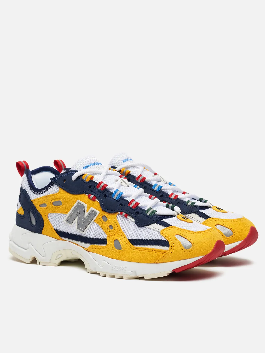 Кроссовки AIME LEON DORE x New Balance 827 — изображение 2 из 6, желтый