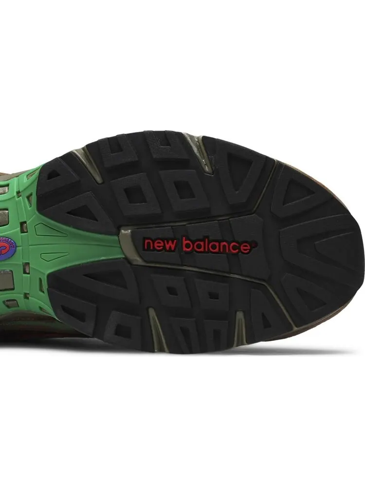 Кроссовки New Balance Stray Rats x 827 'Sewer Stompers' — изображение 5 из 8, коричневый