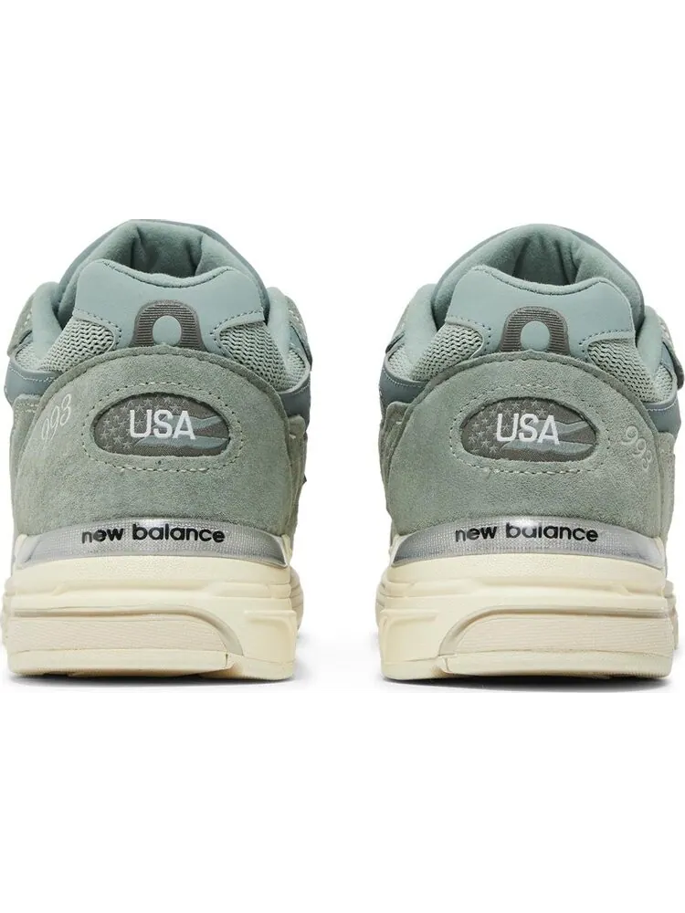 Кроссовки New Balance Kith x 993 Made in USA 'Pistachio' — изображение 6 из 8, зеленый